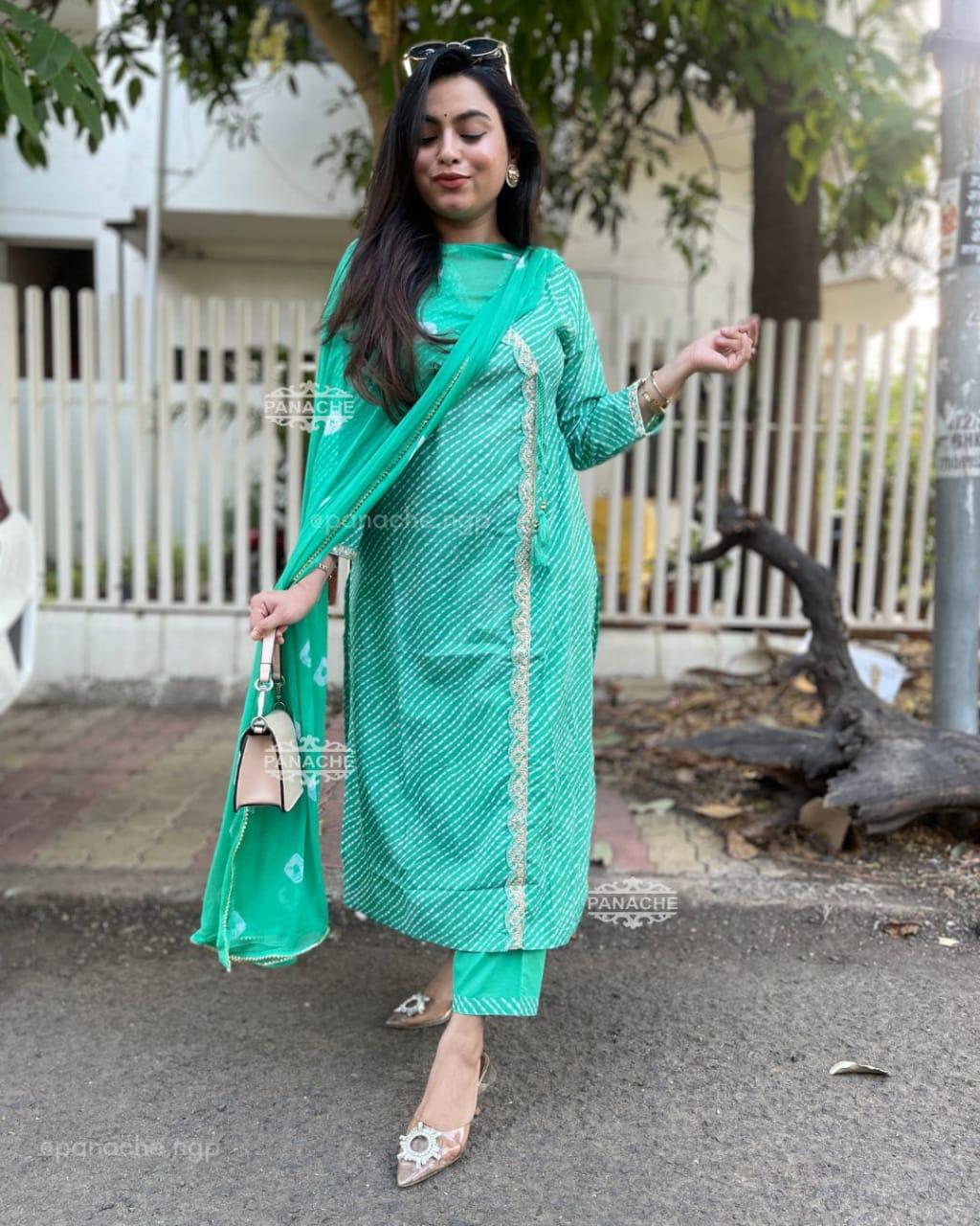Women's Ethnic Banarasi Print Straight Kurta Set